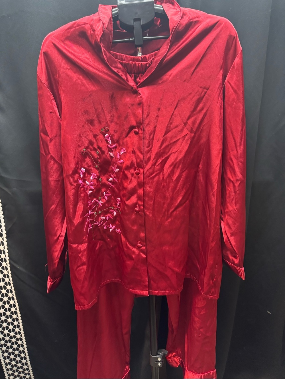 Source Unknown Red Satin Button-Up Pajama Set with Embroidered Floral Accent
